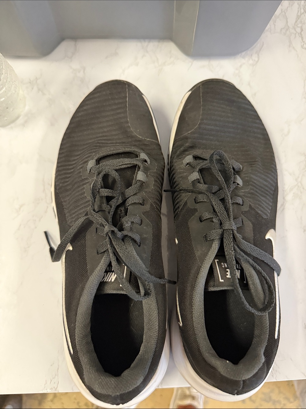 Nike Men's Black and White Low-Top Training Sneakers